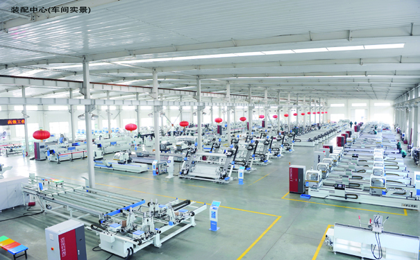 鋁型材加工中心裝配車間