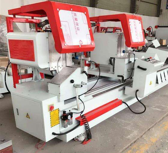 斷橋鋁門窗設備一套多少錢?